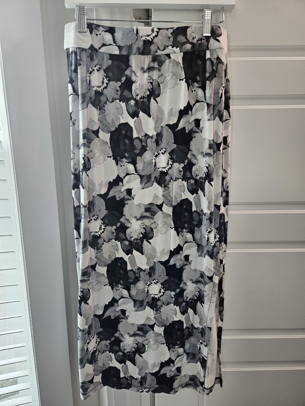 Liz Claiborne Black & White Floral Maxi Skirt